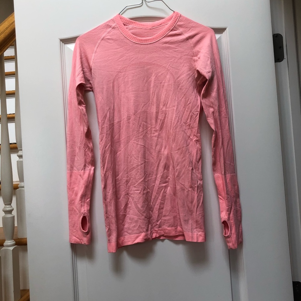 Lululemon workout top